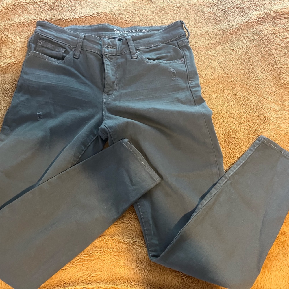 Gap distressed pants